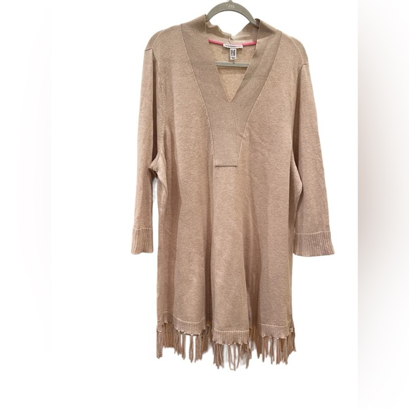 Isaac Mizrahi Live! 3/4-Sleeves With V-Neck And Fringe Trim. Oatmeal Heather 2X - Picture 3 of 12